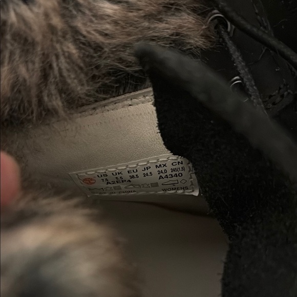 Timberland Winter & Rain Boots with Fur Lining - Picture 3 of 7